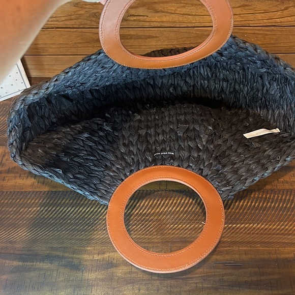 Who What Wear Black Tote With Brown Handles - Picture 5 of 7